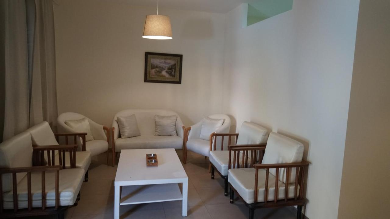 Ground Floor Apartment By Circular Pool In Talabay アカバ エクステリア 写真